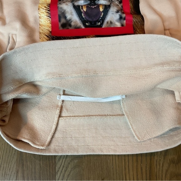 Well Known Studios Tiger Hoodie Unisex - Picture 7 of 11